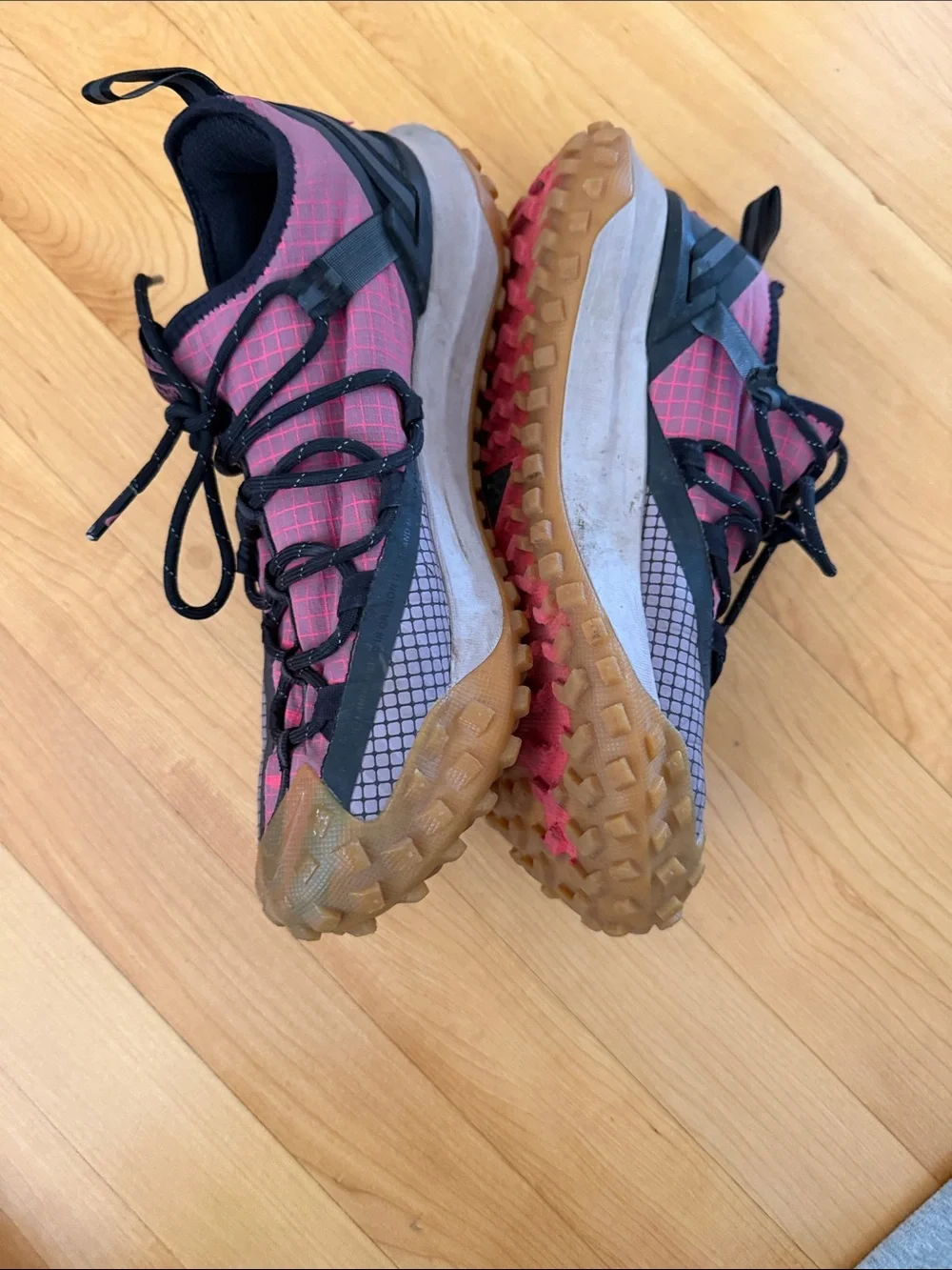 ACG Nike mens trail shoes size 7.5